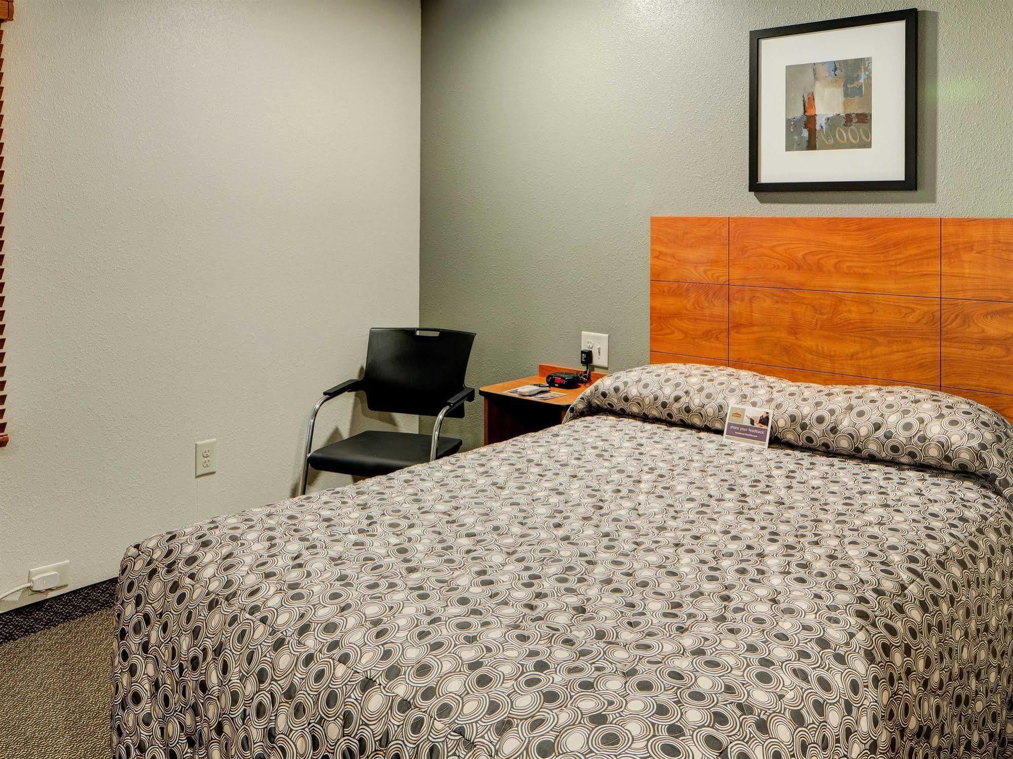 Suburban Studios Huntsville University Area Luaran gambar